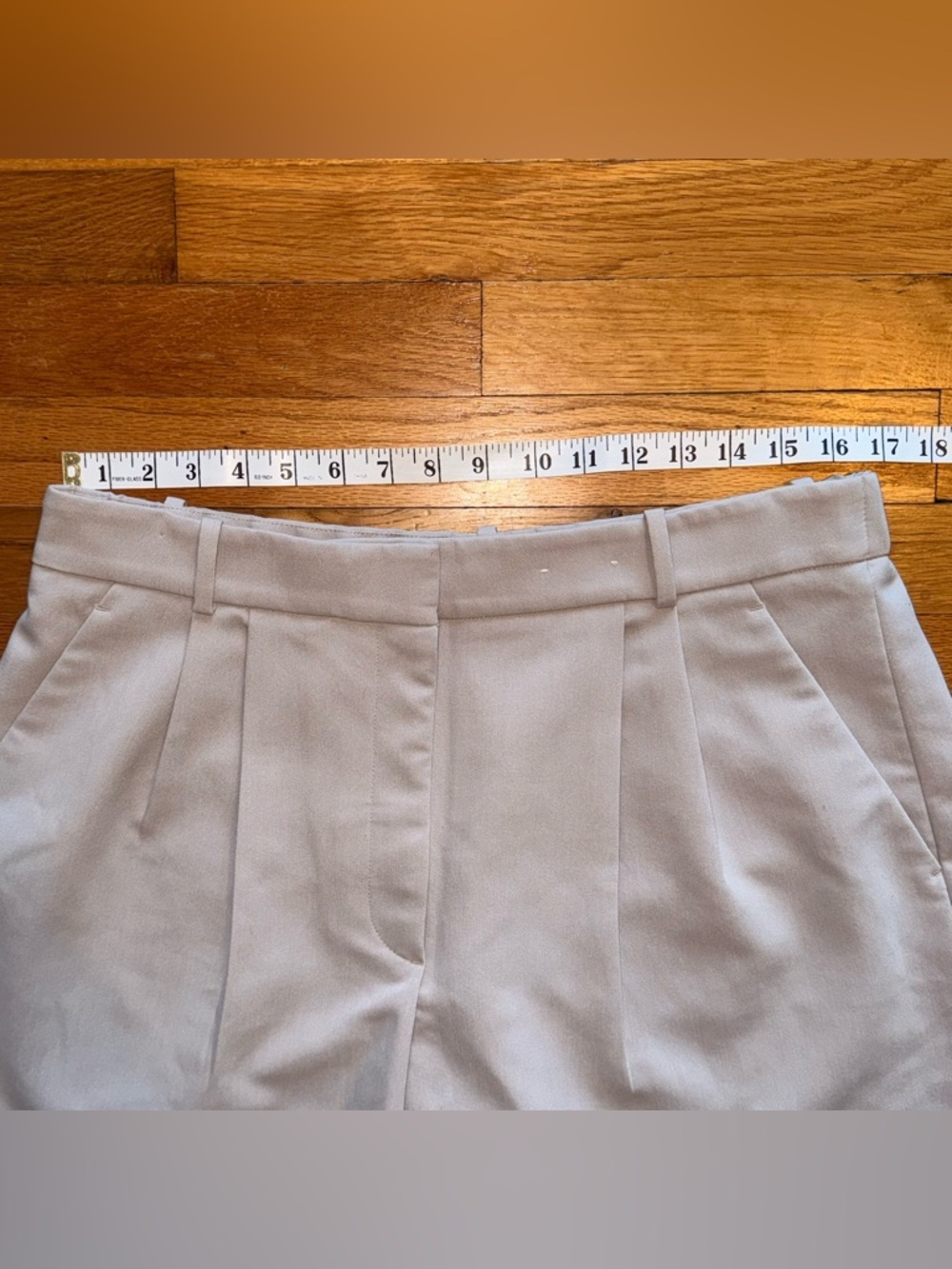 Abercrombie & Fitch Curve Love A&F Sloane Low Rise Tailored Short Beige size 32 - Picture 6 of 7